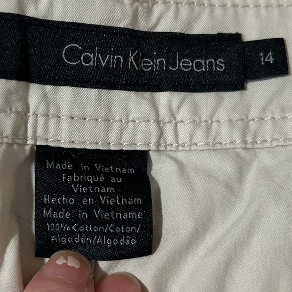 Calvin Klein Jeans shorts size 14 tan NWT - Picture 3 of 8